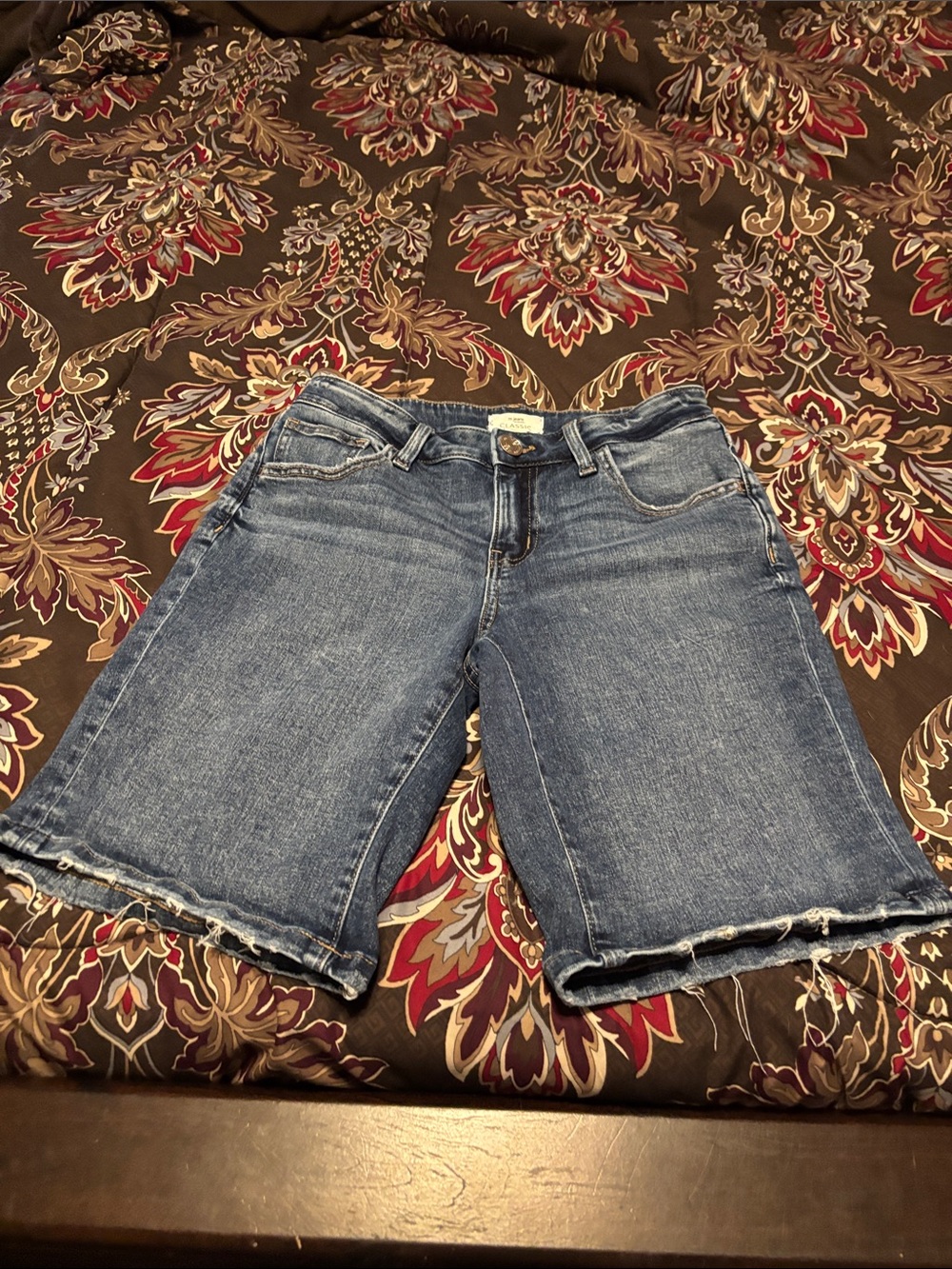 Casual Mid-Blue Denim Bermuda Shorts